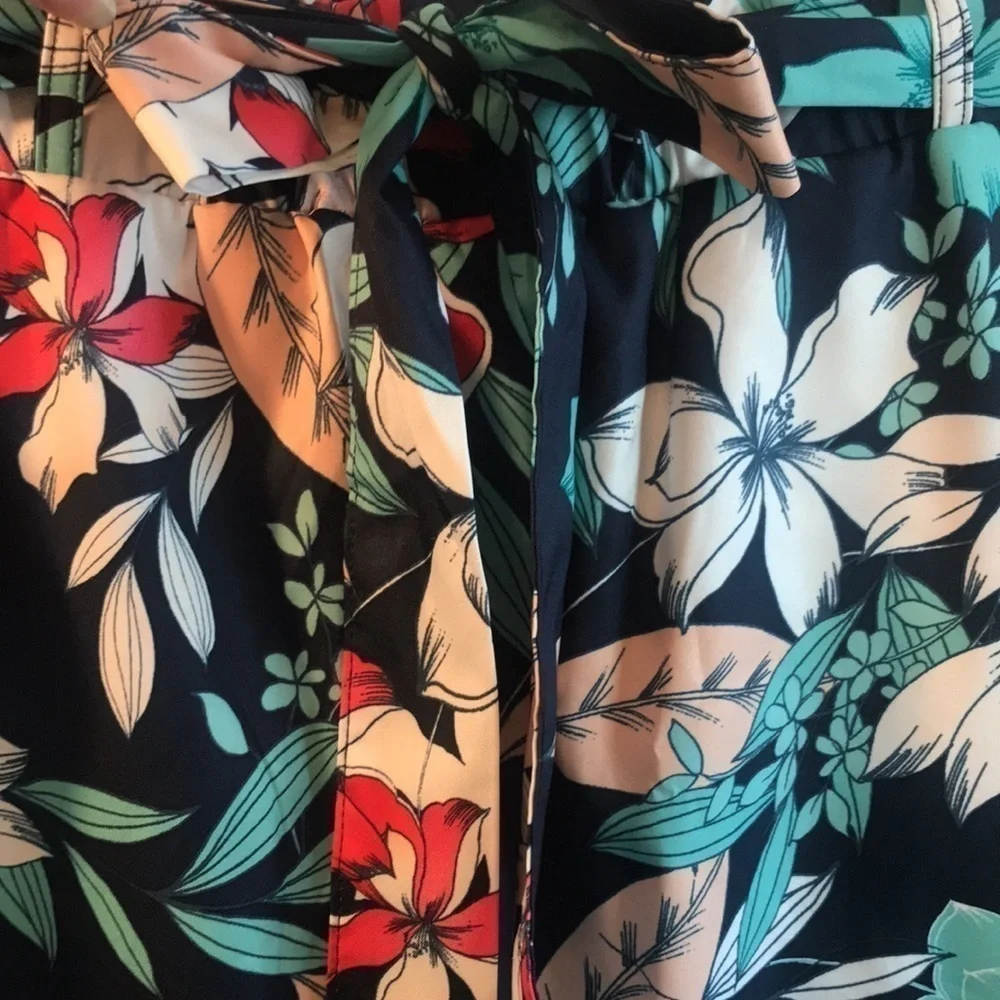 NWT St. John’s Bay Tropical Floral Skort